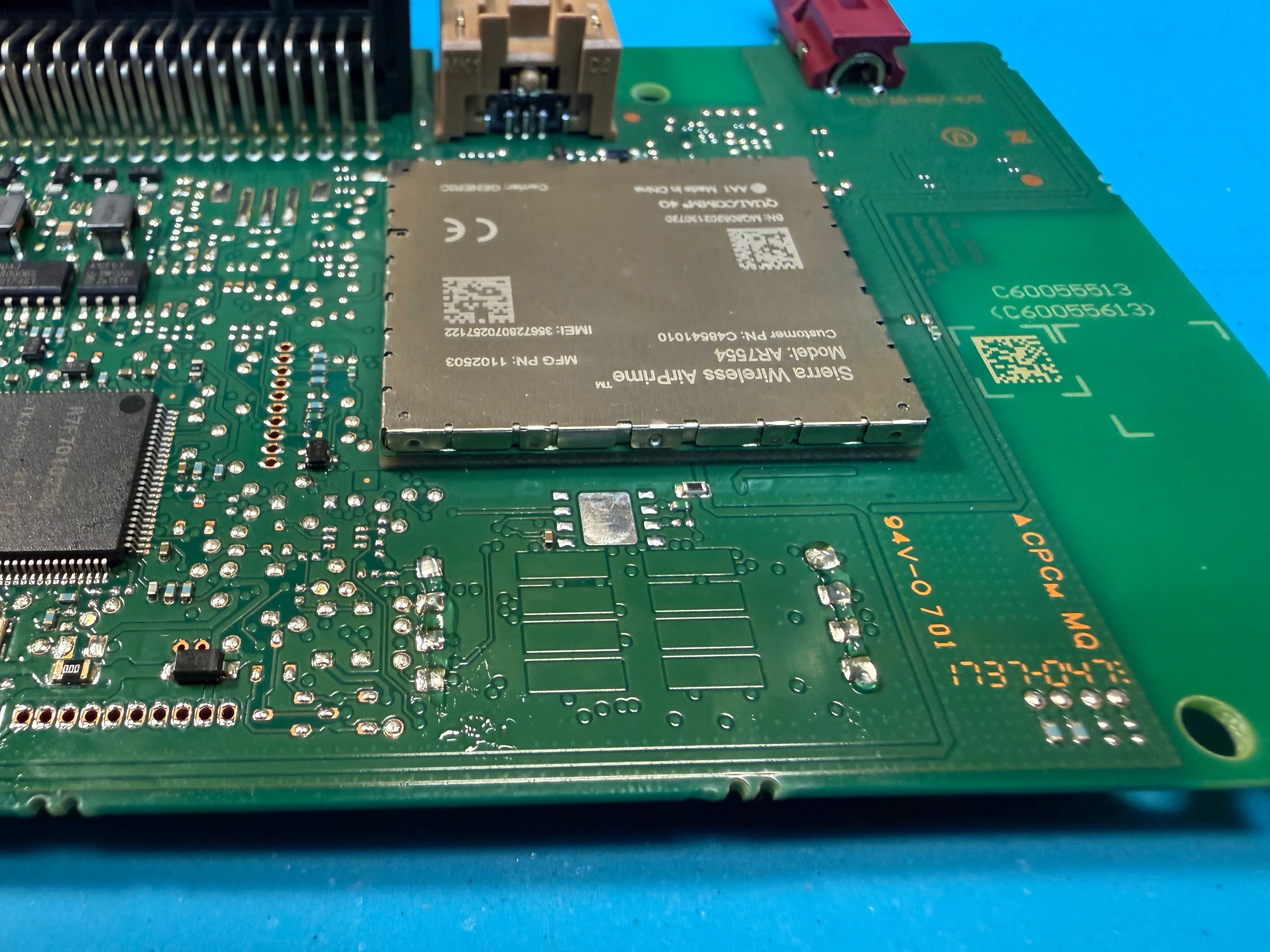 The new SIM slot placed on the pads